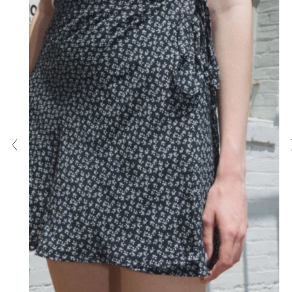 Brandy Melville genevive wrap skirt - Picture 6 of 6